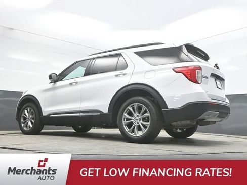 Used 2022 Ford Explorer XLT w/ Equipment Group 202A AWD/4WD image 32