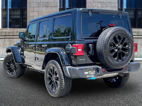 Used 2024 Jeep Wrangler Unlimited Sahara AWD/4WD image 10