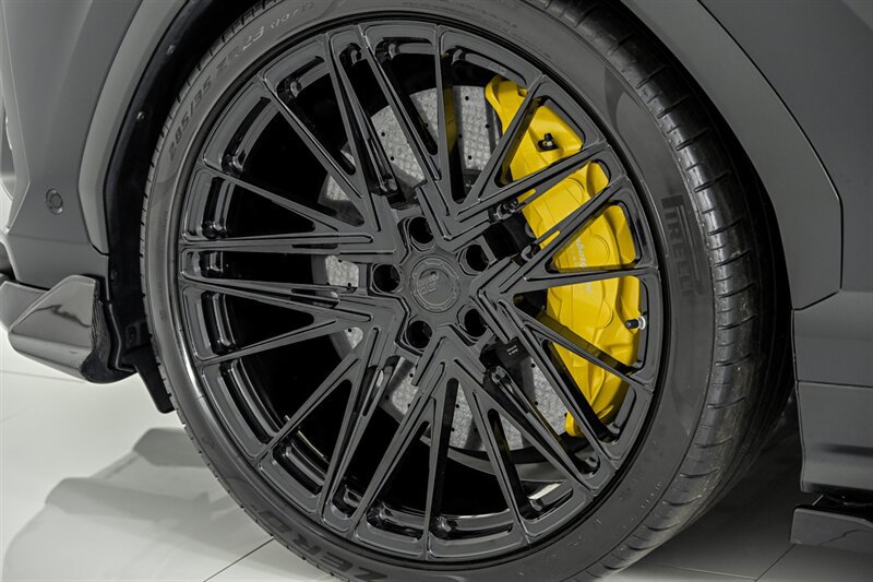 Used 2019 Lamborghini Urus AWD/4WD image 24