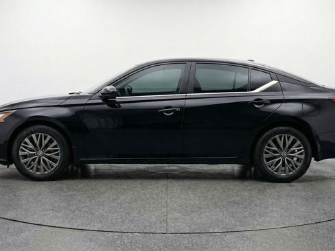 Used 2025 Nissan Altima 2.5 SV FWD image 5