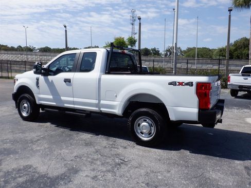 Used 2022 Ford F250 XL w/ Power Equipment Group AWD/4WD image 3