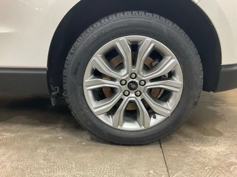 Used 2024 Ford Edge Titanium AWD/4WD image 13