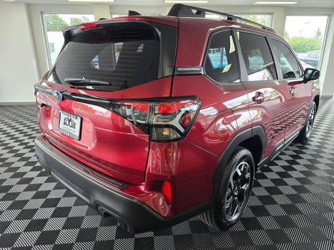 Used 2025 Subaru Forester AWD/4WD image 3