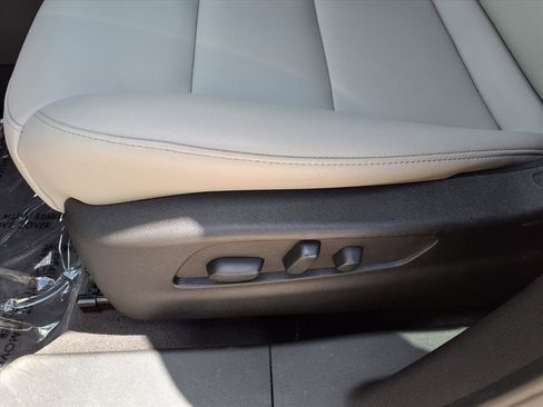 Certified 2023 Cadillac XT4 Luxury FWD image 21