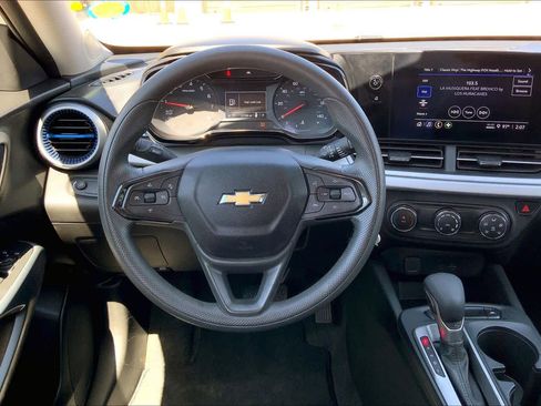 Used 2025 Chevrolet Trax LS image 6
