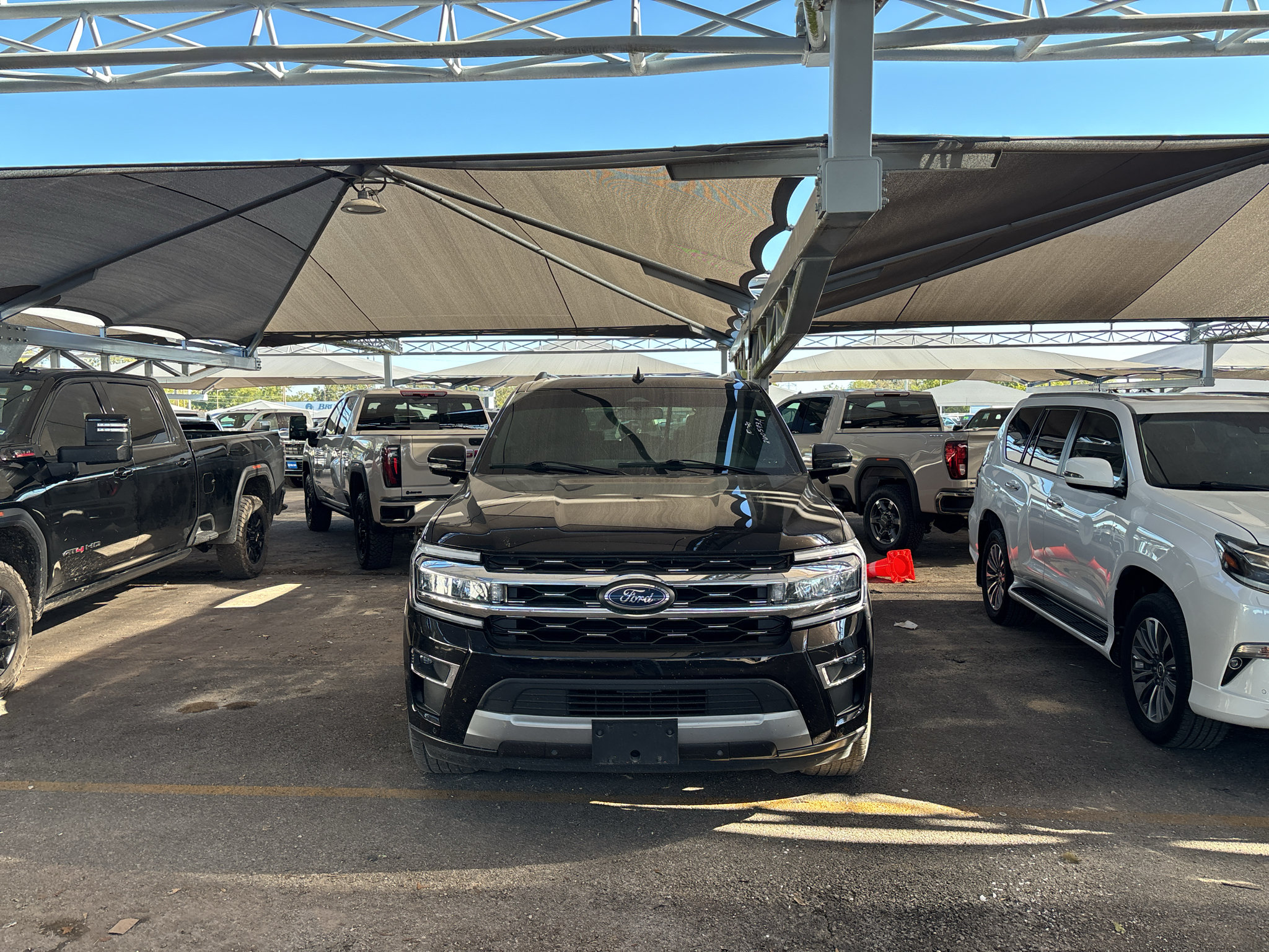 Used 2024 Ford Expedition Limited RWD image 2
