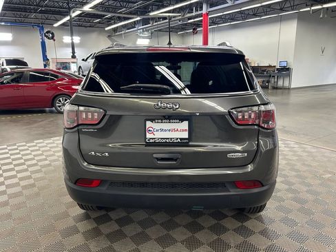 Used 2018 Jeep Compass Latitude w/ Cold Weather Group AWD/4WD image 6
