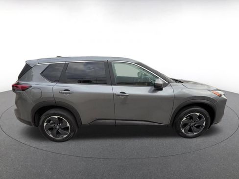 Used 2025 Nissan Rogue SV FWD image 16