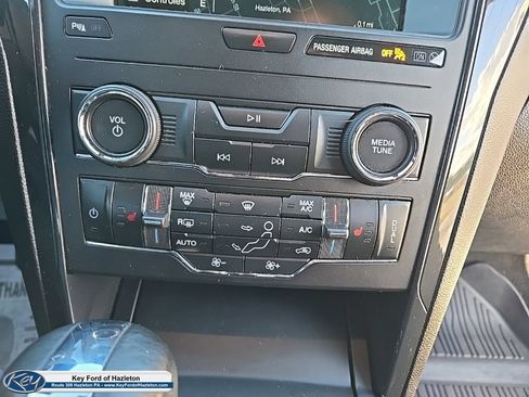 Used 2019 Ford Explorer XLT w/ Equipment Group 202A AWD/4WD image 24