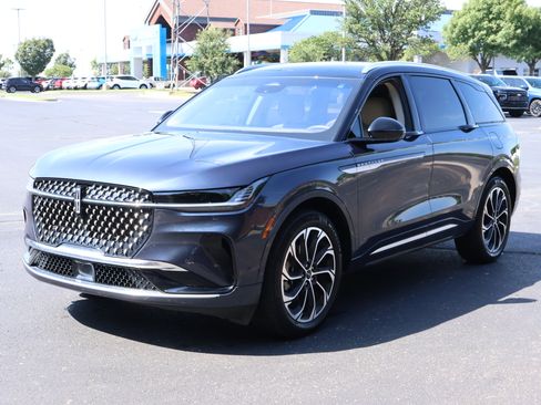 Used 2024 Lincoln Nautilus Reserve AWD/4WD image 29