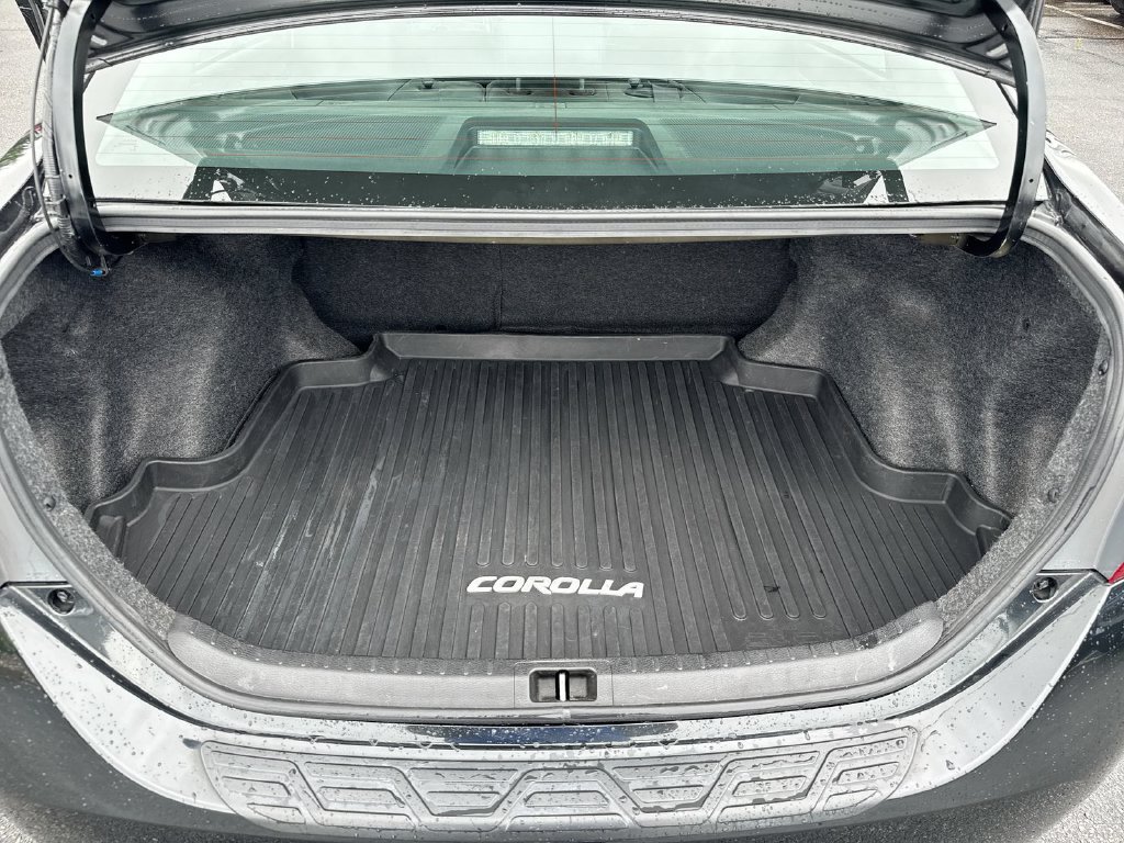 Used 2017 Toyota Corolla SE w/ Carpet Mat Package (TMS) FWD image 23