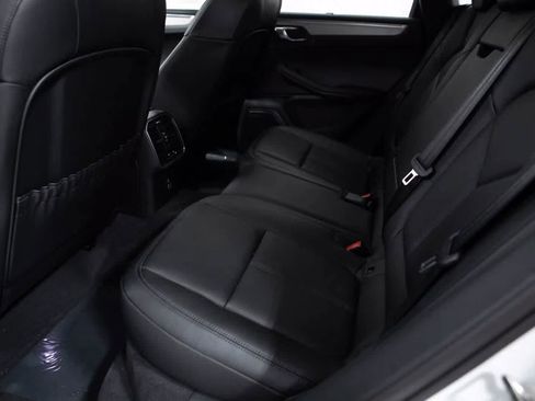 Certified 2026 Porsche Macan AWD/4WD image 33
