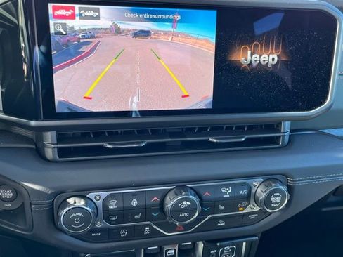 New 2026 Jeep Gladiator Mojave w/ Technology Group AWD/4WD image 31