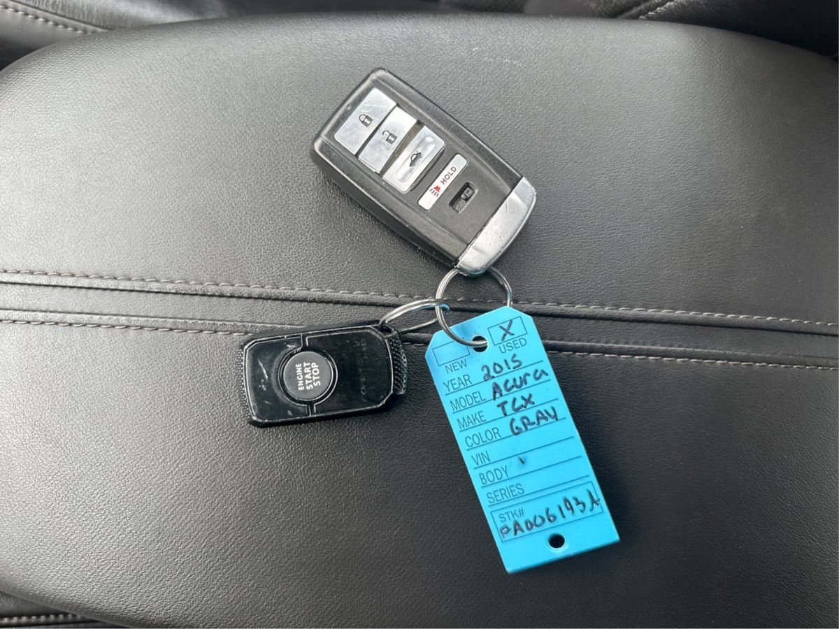 Used 2015 Acura TLX w/ Technology Package FWD image 27
