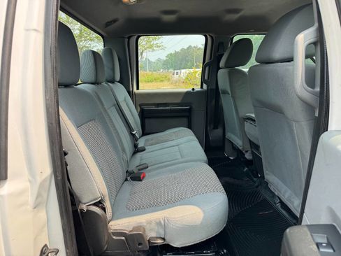Used 2014 Ford F250 XL w/ Power Equipment Group image 13