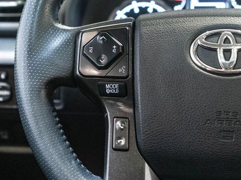 Used 2022 Toyota 4Runner TRD Off-Road Premium AWD/4WD image 20