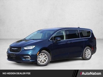 Used 2023 Chrysler Pacifica Touring-L
