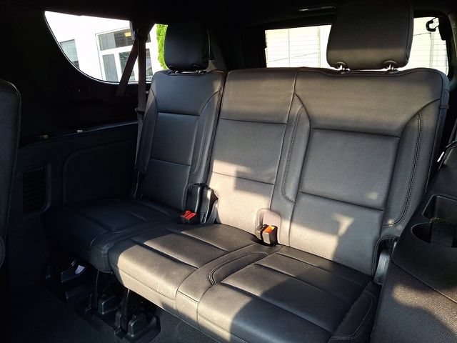 Certified 2023 Chevrolet Suburban Z71 w/ Luxury Package AWD/4WD image 11