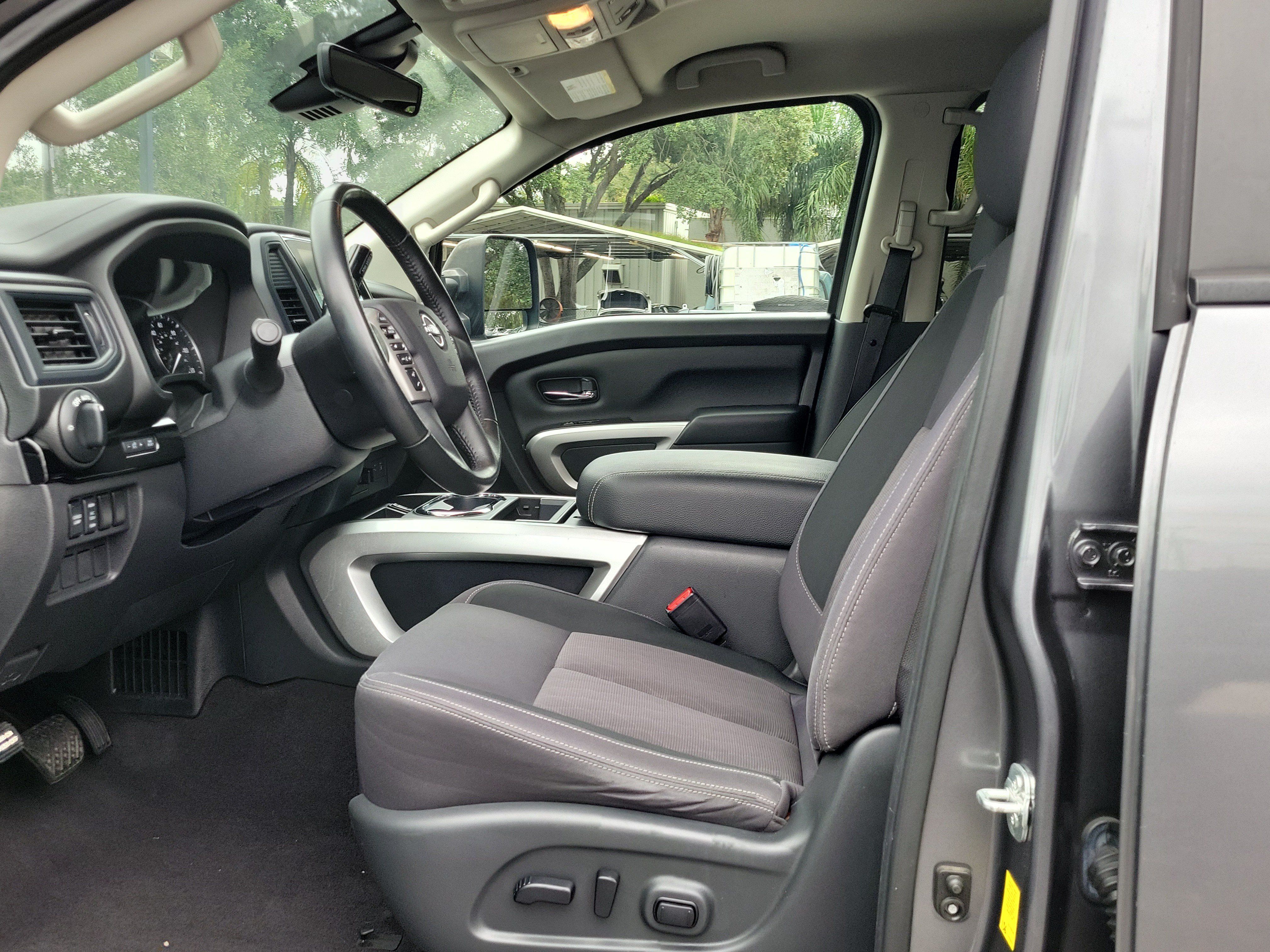 Used 2023 Nissan Titan SV w/ SV Convenience Package RWD image 19