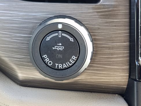 Used 2023 Ford Expedition Limited image 29