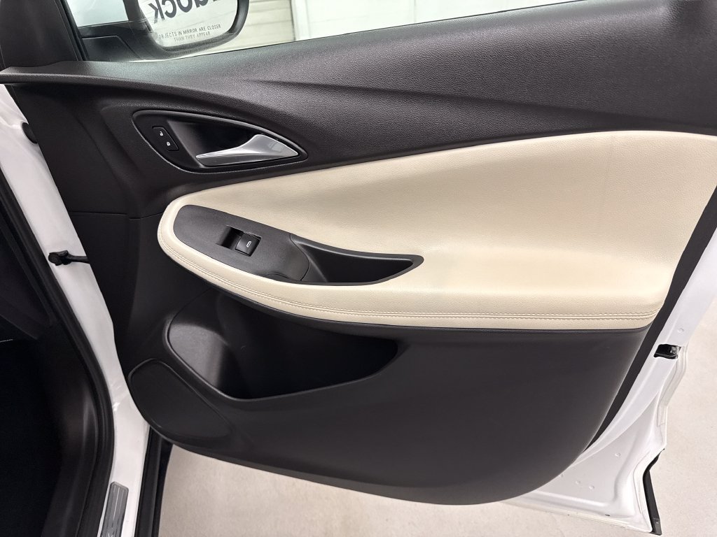 Used 2020 Buick Encore GX Preferred w/ Cold Weather Comfort Package FWD image 27