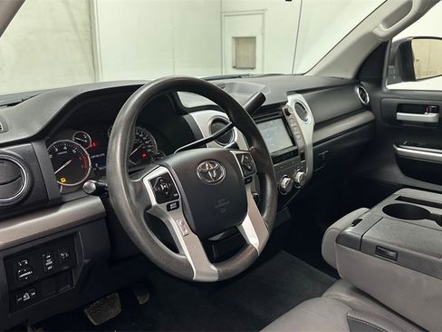 Used 2017 Toyota Tundra SR5 image 15