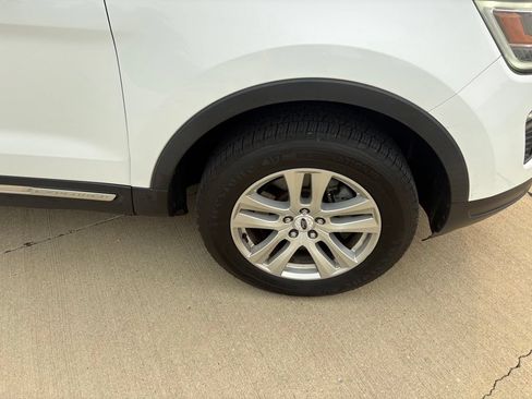 Used 2019 Ford Explorer XLT w/ Equipment Group 201A AWD/4WD image 21