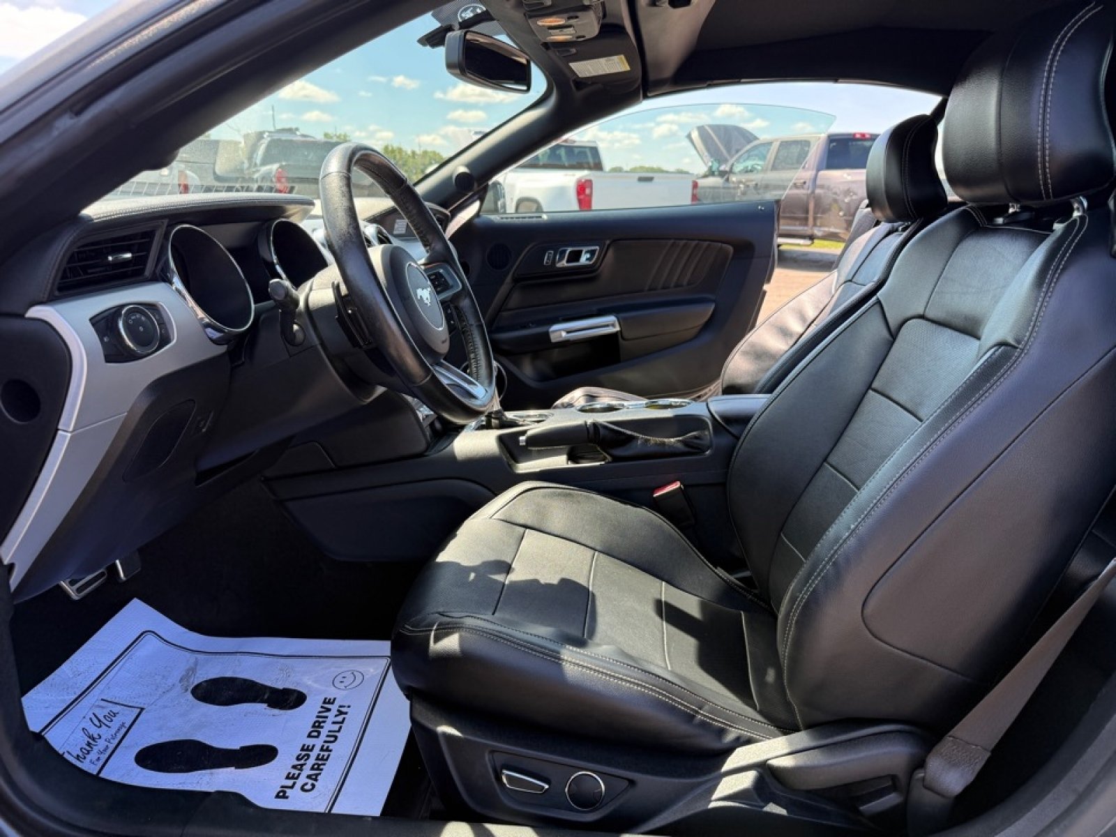 Used 2015 Ford Mustang Premium RWD image 25