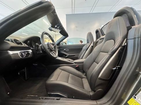 Used 2024 Porsche 718 Boxster RWD image 24