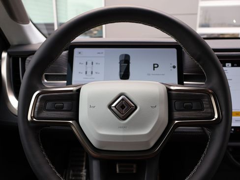 Used 2023 Rivian R1S Adventure AWD/4WD image 15