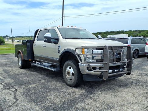 Used 2017 Ford F350 King Ranch w/ Tow Technology Bundle AWD/4WD image 3