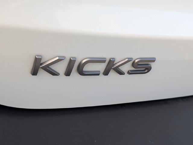 Used 2025 Nissan Kicks SR w/ SR Premium Package AWD/4WD image 9