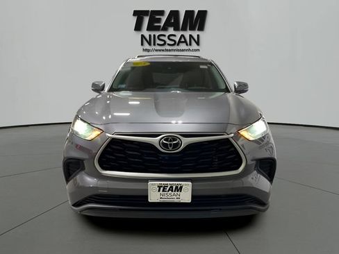 Used 2023 Toyota Highlander L FWD image 2