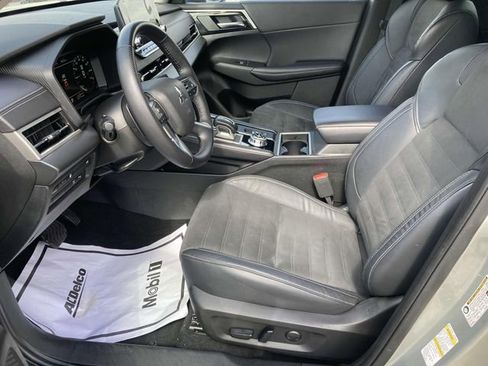 Used 2023 Mitsubishi Outlander SE AWD/4WD image 16