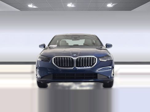 Used 2026 BMW 530i RWD image 5