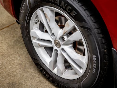 Used 2015 Nissan Rogue S w/ Convenience Package FWD image 17