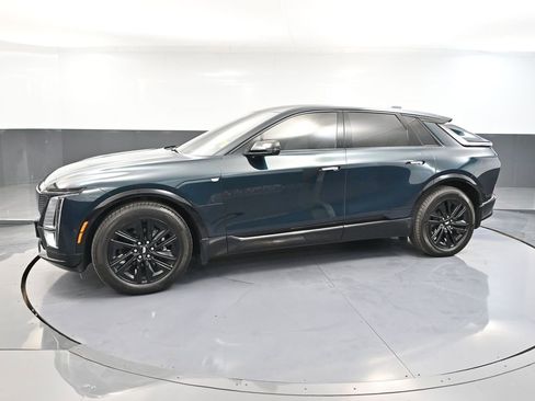 Used 2024 Cadillac Lyriq Luxury image 11