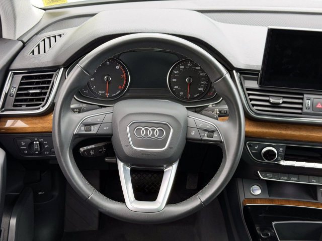 Used 2023 Audi Q5 2.0T Premium w/ Convenience Package AWD/4WD image 14