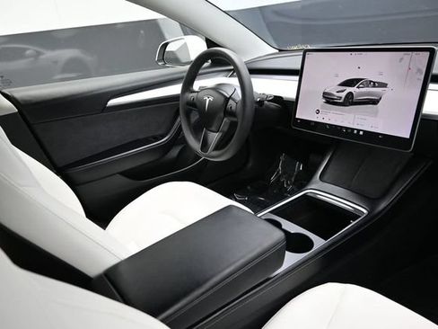 Used 2022 Tesla Model 3 Standard Range RWD image 17