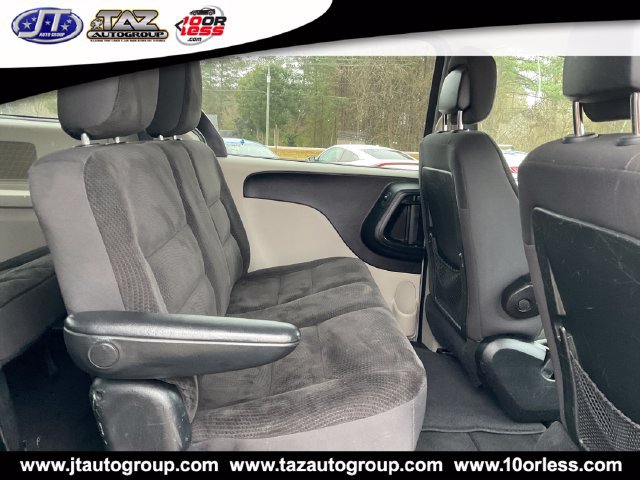 Used 2018 Dodge Grand Caravan SE w/ UConnect Hands-Free Group FWD image 13