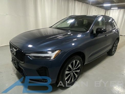Used 2025 Volvo XC60 B5 Plus image 1