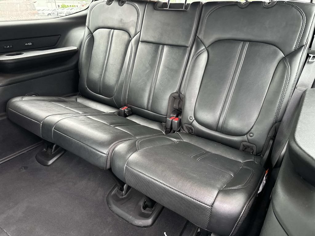Used 2024 Jeep Wagoneer Series III AWD/4WD image 24