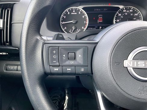 Used 2024 Nissan Pathfinder S image 22