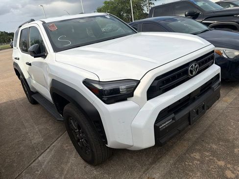 Used 2025 Toyota 4Runner SR5 AWD/4WD image 6