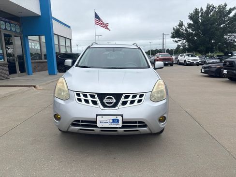Used 2013 Nissan Rogue SV w/ Premium Pkg AWD/4WD image 2