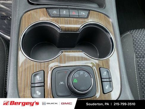 Certified 2023 GMC Acadia SLE w/ Driver Convenience Package image 39