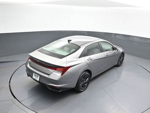 Certified 2023 Hyundai Elantra SEL w/ Preferred Accessory Package FWD image 37