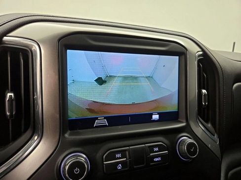 Used 2021 Chevrolet Silverado 1500 LT Trail Boss w/ Convenience Package II image 4