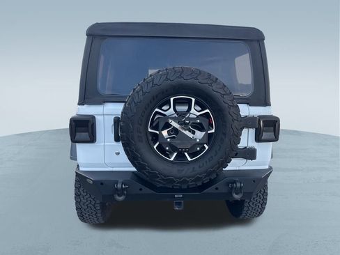 Used 2018 Jeep Wrangler Unlimited Sport image 7