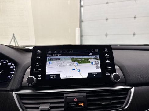 Used 2022 Honda Accord Touring image 19